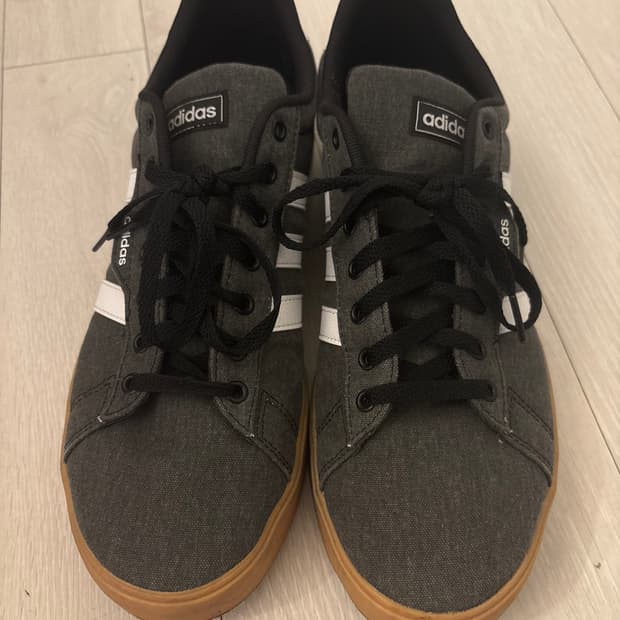 아디다스 데일리 3.0 슈즈