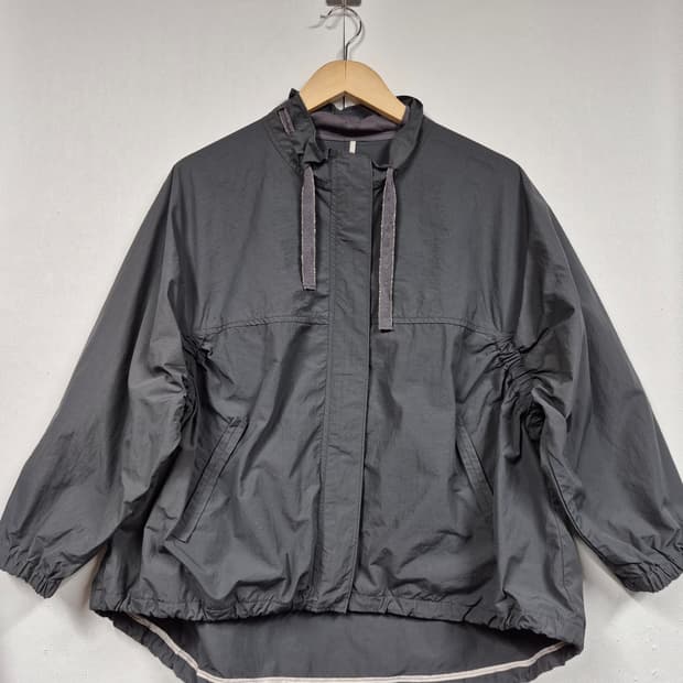 리본 장식 루즈 바람막이 재질 아우터