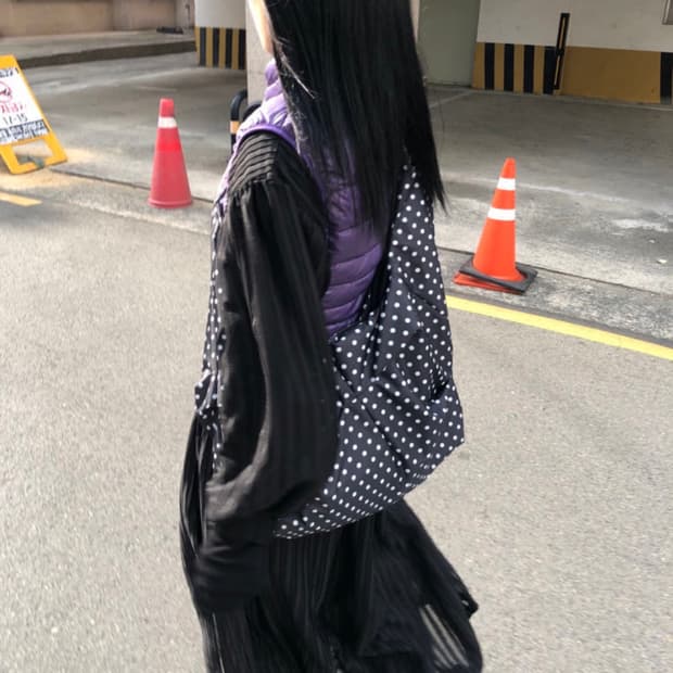 miq room 미끄룸 DOT REVERSIBLE BIG BAG 도트백