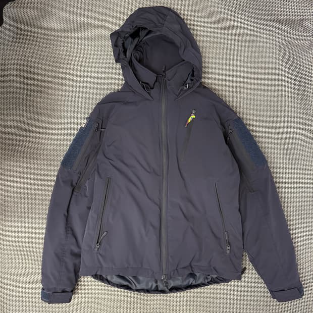  IS-NESS x ABU GARCIA 패딩 (M) 