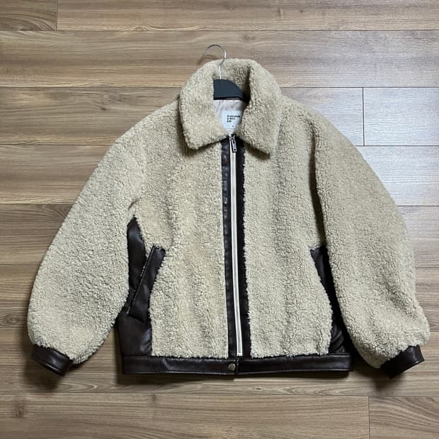 에잇세컨즈 퍼자켓