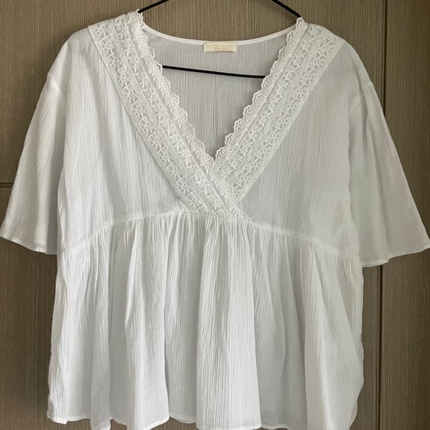 earth music 화이트 모리걸 레이스 러블리 면100 블라우스