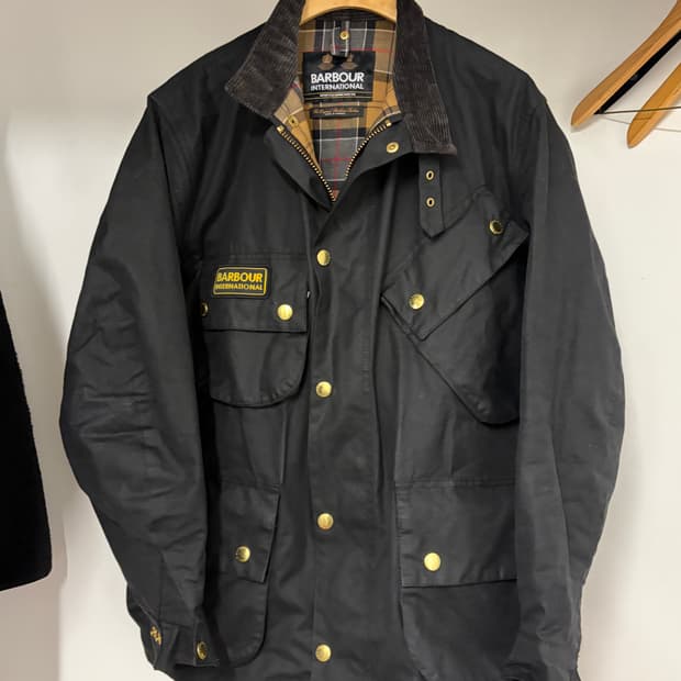 바버 인터네셔널 왁스 자켓 블랙 42