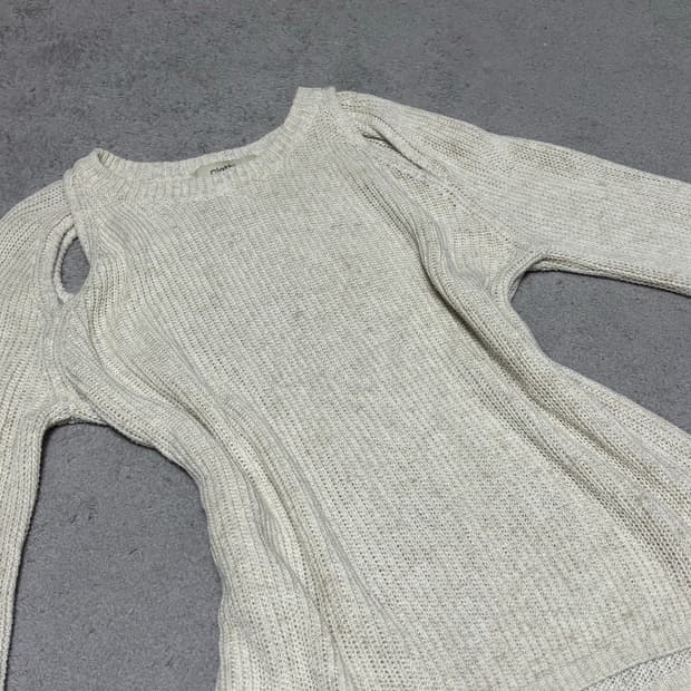 아이보리 트임 니트