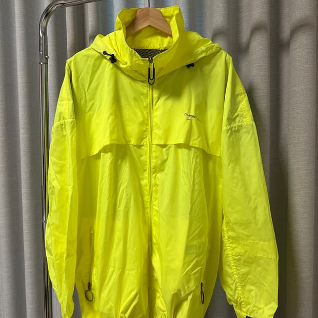 오프화이트 바람막이 투웨이 지퍼 