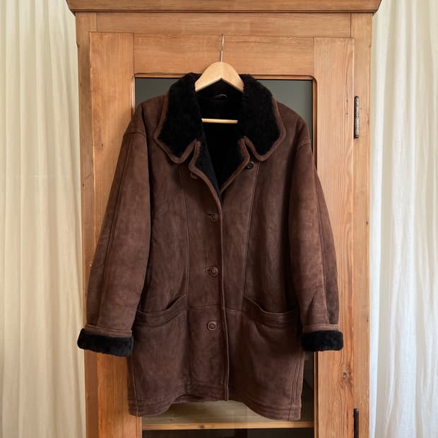 Figaro 모카 브라운 양가죽 시어링 하프 코트