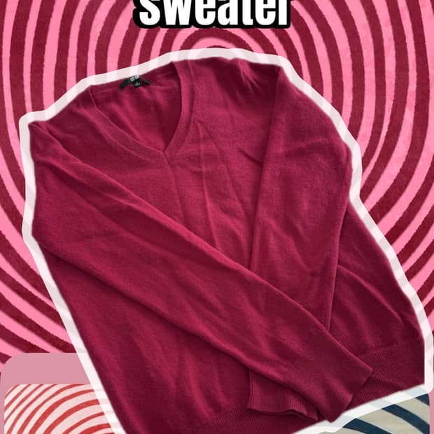 Uniqlo V-neck sweater