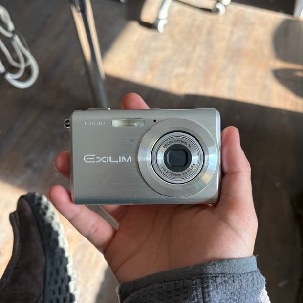 카시오 엑실림 z60 디지털카메라