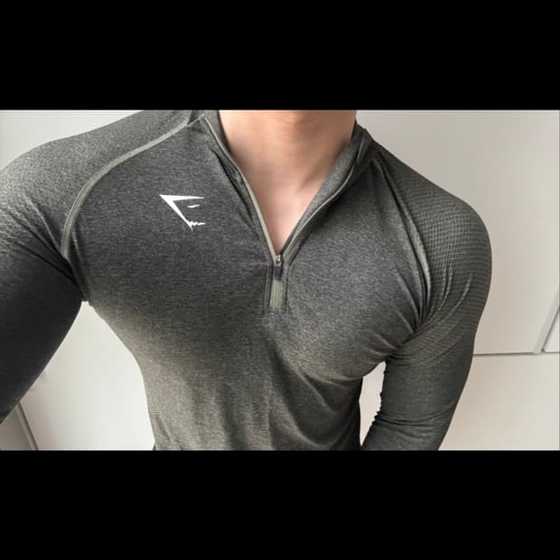짐샤크 반집업 긴팔 GYMSHARK