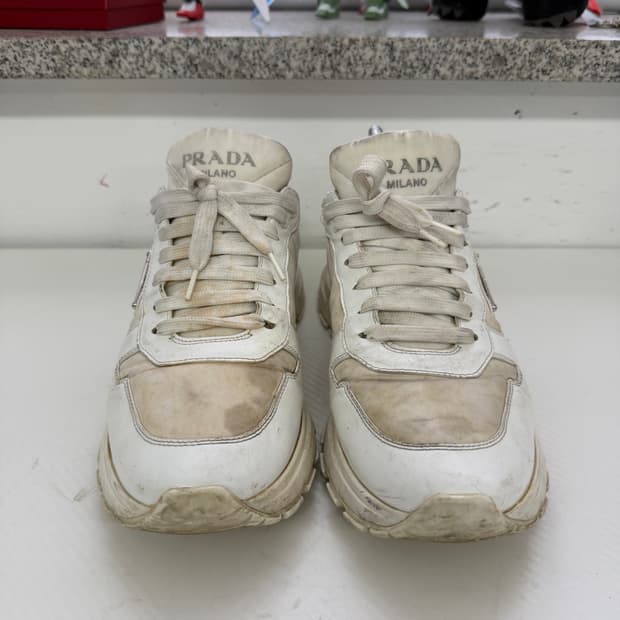 정품) 프라다 남성 리나일론 삼각로고 브러시드 레더 스니커즈 8 
