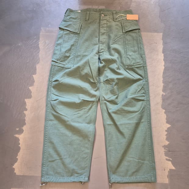SASSAFRAS flower trug pants