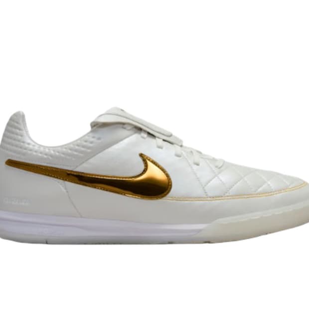 나이키 티엠포 레전드 RGN IC SE 275