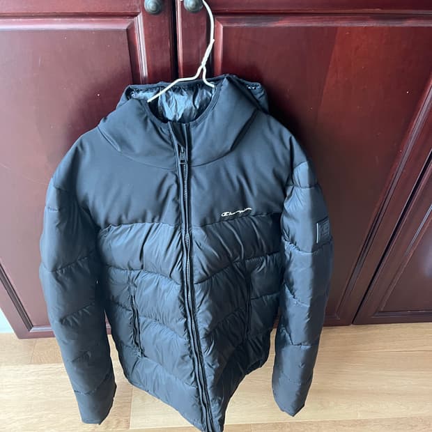 챔피온 블랙 L사이즈 후드패딩