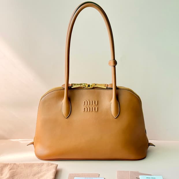 미우미우 레더 탑핸들백 꼬냑 (borsa a mano/5ba290)