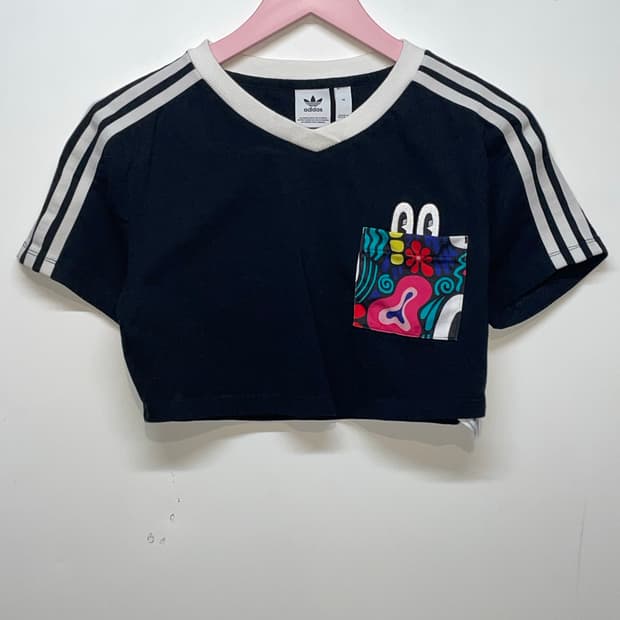 아디다스 삼선 프린팅 크롭 티셔츠