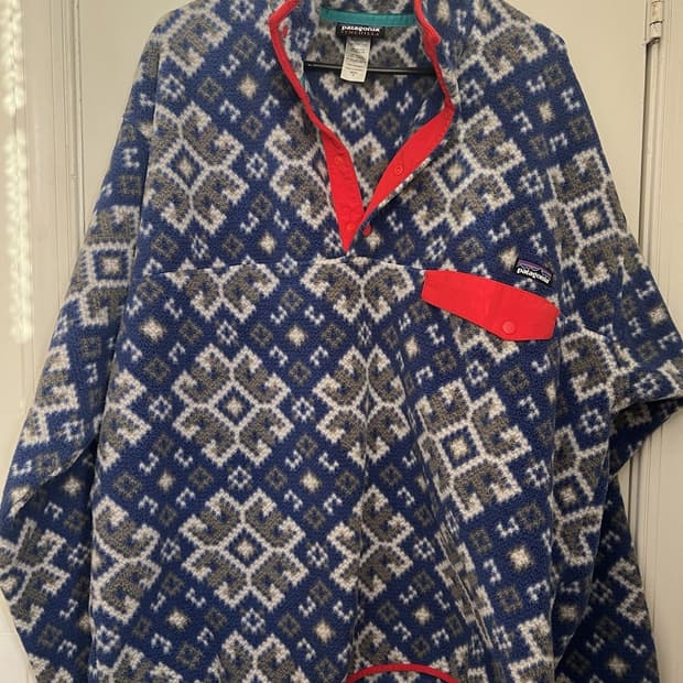 10s 파타고니아 신칠라 스냅-T 블루/레드 아즈텍 패턴