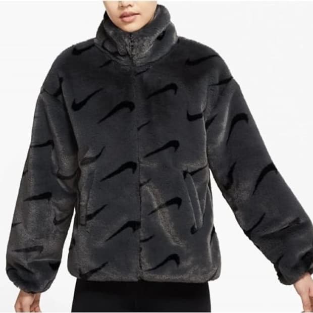 나이키 로고 퍼 자켓