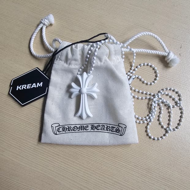 크롬하츠 실리크롬 화이트 크림구매 팝니다.