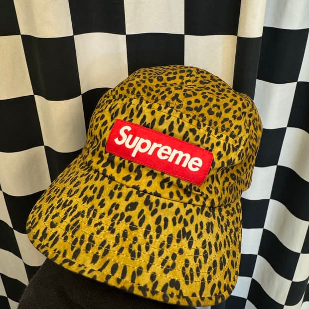슈프림 x 바버 왁스드 레오파드 캡 처분 