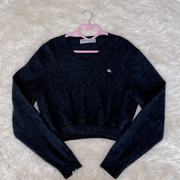 버버리 차콜 브이넥 니트