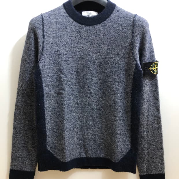 [S] 스톤아일랜드 11주년 와펜 크루넥 배색 니트 네이비