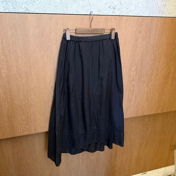 니코앤드 쉬폰 밴딩 A라인 플레어 롱 스커트 내추럴 주름 레이어드 블랙