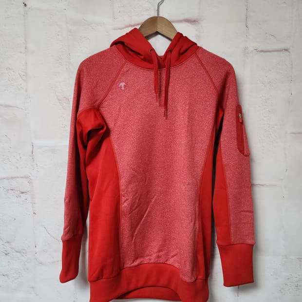 데상트 기모 후드티