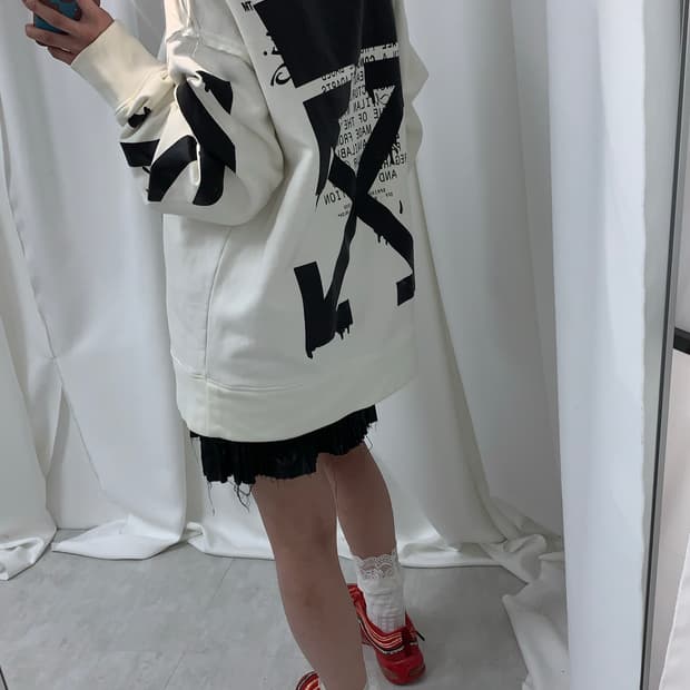 Off-white sweatshirt