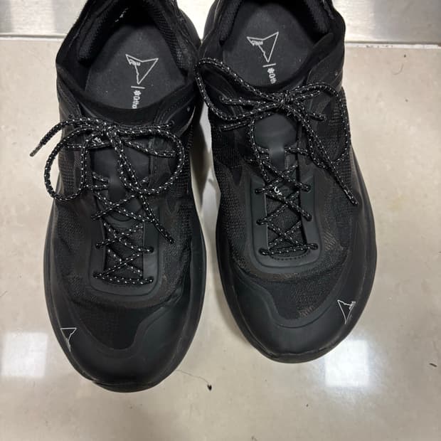 로아 셀라 블랙 42