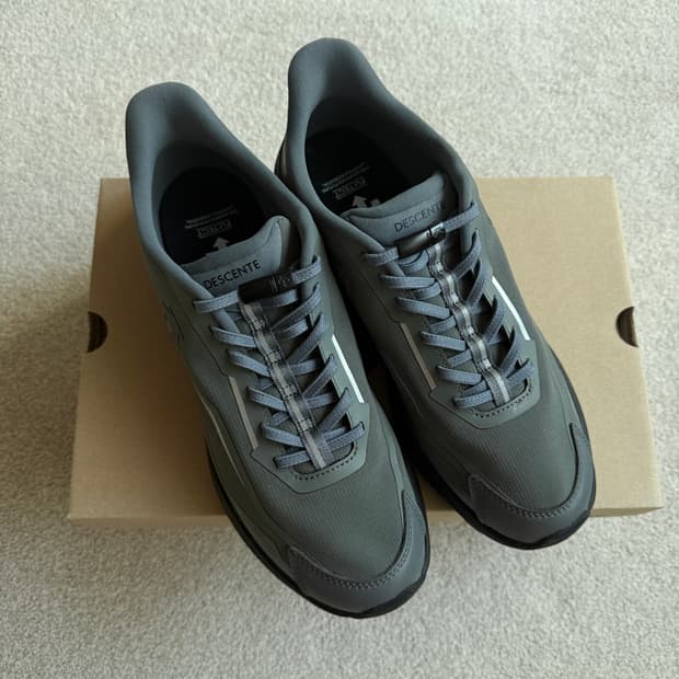 데상트 퓨텍트 제로모션 V3 운동화 등산화