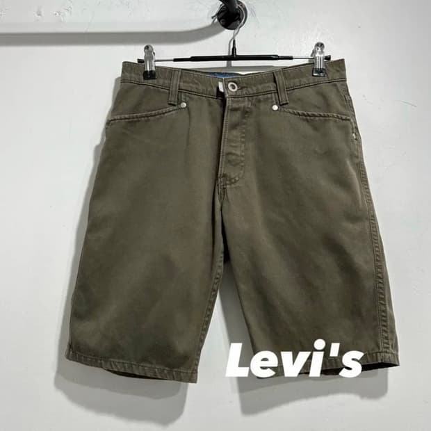 Levi's 리바이스 실버탭 카키 반바지 쇼츠