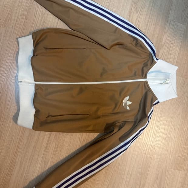 아디다스 베이지 트랙탑