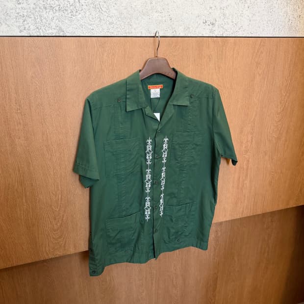 빈티지 쿠바 반팔 셔츠 과야베라 자수 디테일 그린