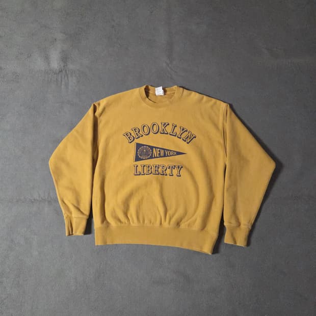 아웃스탠딩 브루클린 리버티 오버핏 맨투맨 S 머스터드