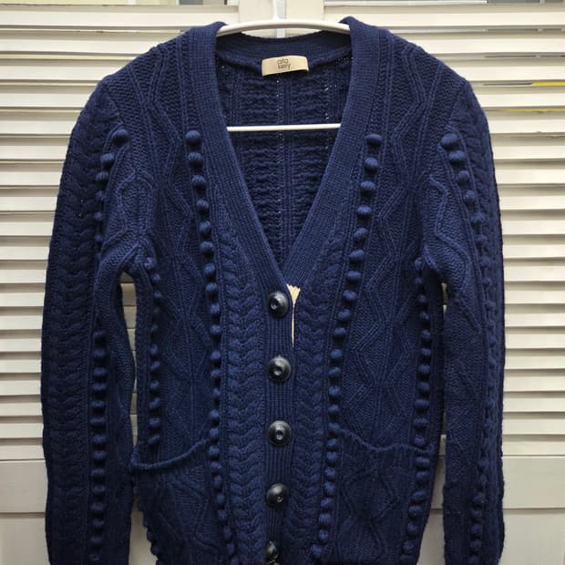 올라카일리 울 가디건