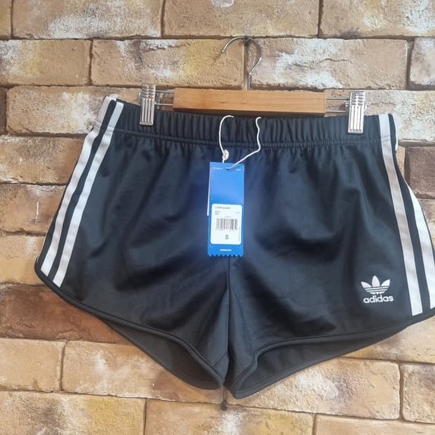 새상품 아디다스 3선 숏팬츠 블랙 S 사이즈