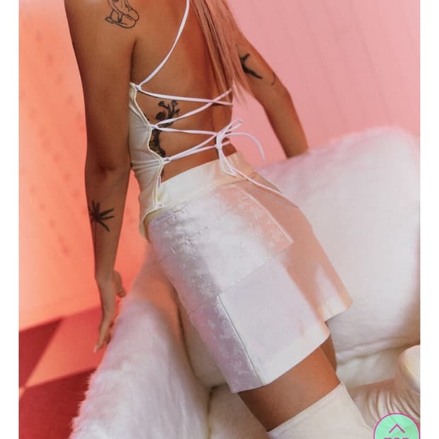 민지에나 크림 자갸드 사틴 오리엔탈플로럴 미니스커트