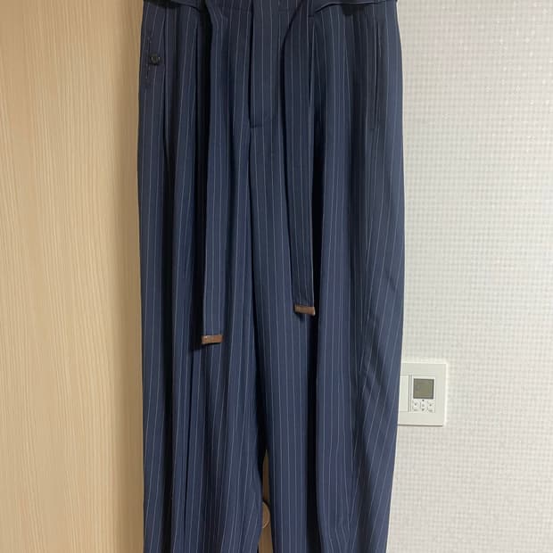 24FW 렉토 서스테너블 핀 스트라이프 벨트 디테일 팬츠