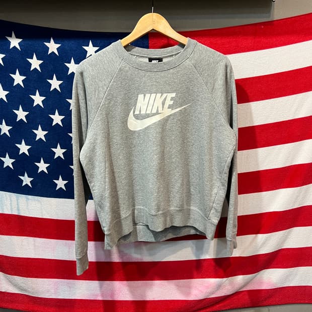 나이키 크롭 맨투맨 