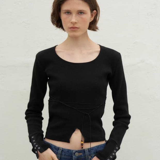 포에토 골지 스트링 블랙 티셔츠 