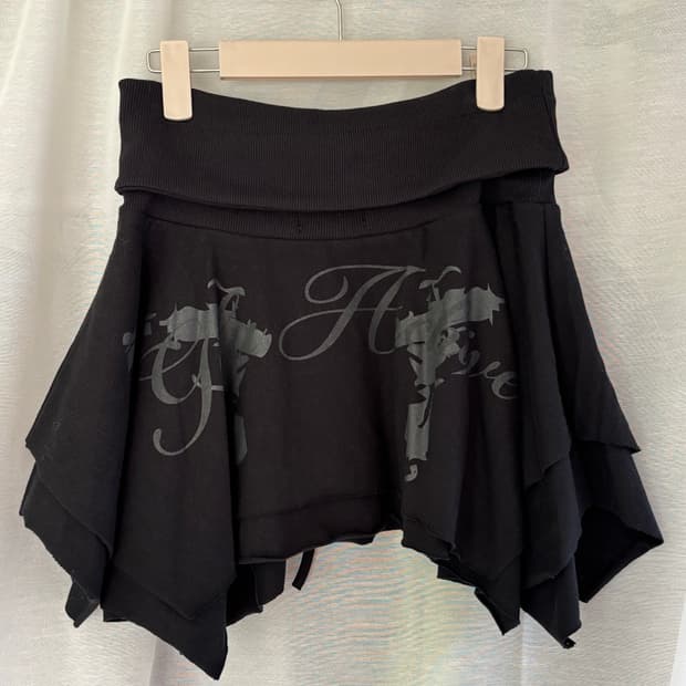 길라아카이브 PISTOL FRILL LIP SKIRT_BK