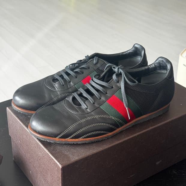 구찌 남성 삼선 스니커즈 블랙 275 (이탈리아 8.5G)