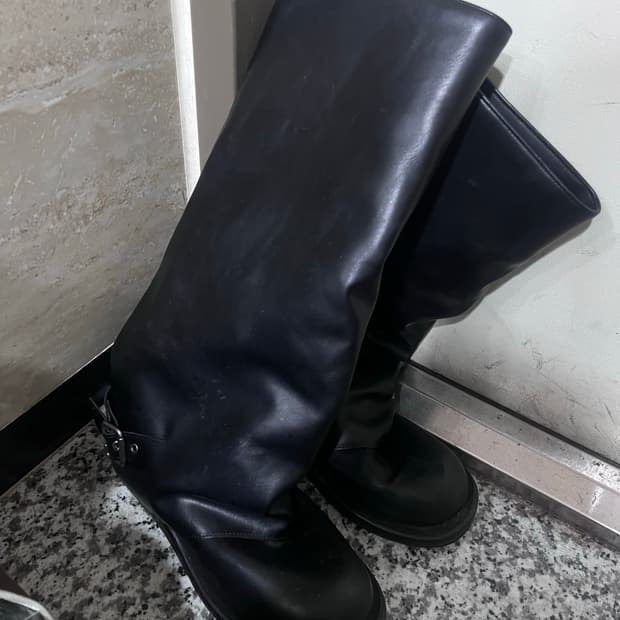 블랙업 나이닝 레더 버클 롱부츠 250