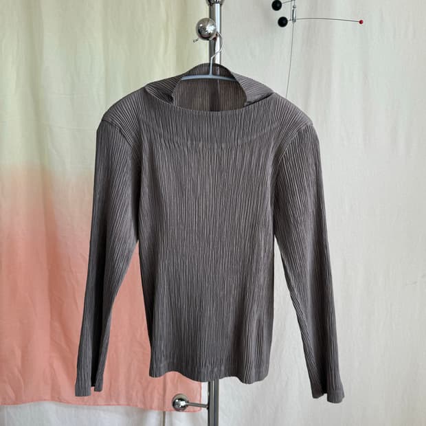 Issey Miyake FETE 플리츠 블라우스