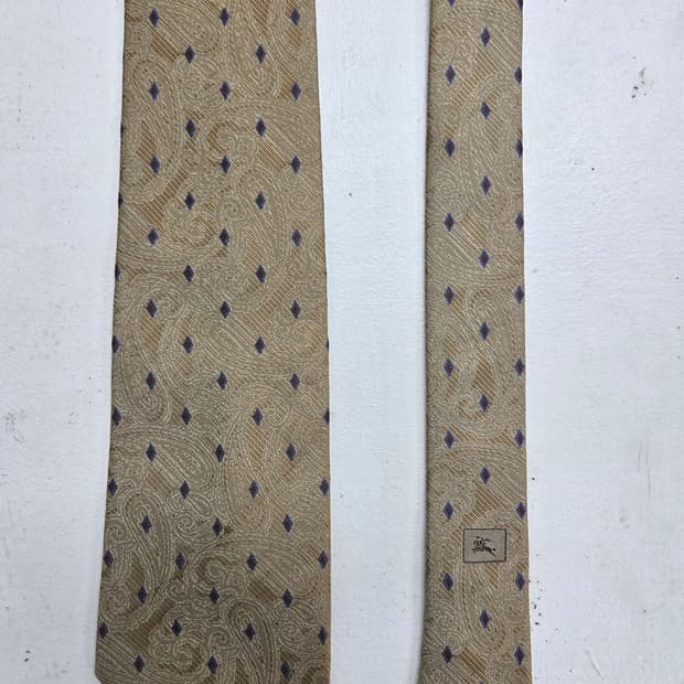 버버리 베이지 페이즐리 문양 실크넥타이