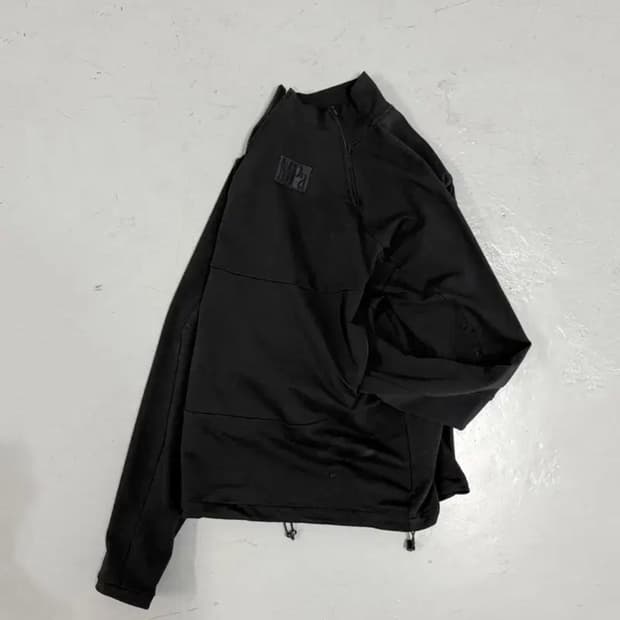 (S)플라스틱프로덕트 소프트쉘 하프집업 텍만 뗀 새상품