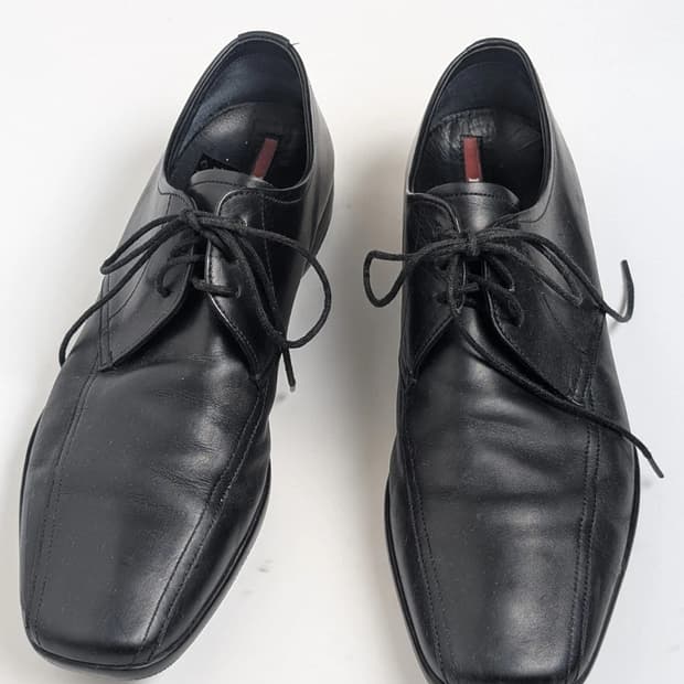 프라다 스포츠 더비 슈즈 구합니다