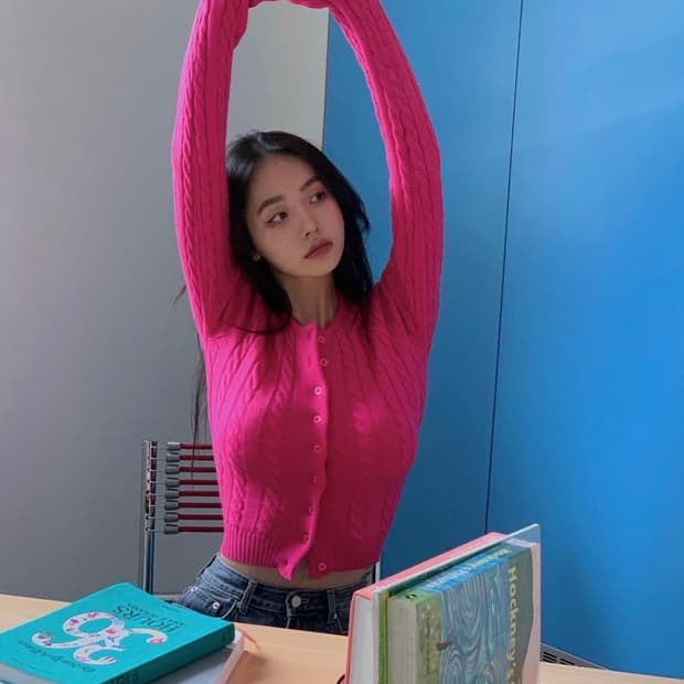 페일제이드 트위스트 가디건 핫핑크 22FW, 페일제이드 가디건