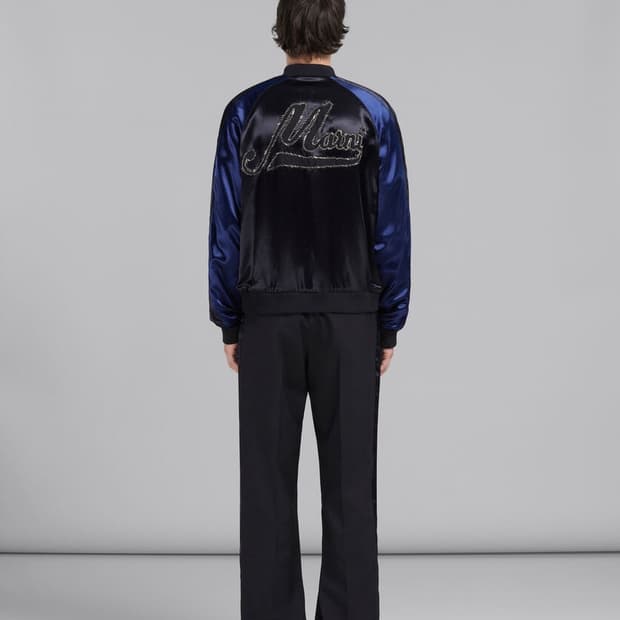 세븐틴 조슈아님 착용) 마르니 24시즌 새틴 벨벳 봄버 자켓 스카쟌