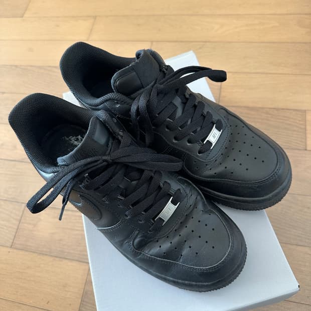 나이키 에어포스1 올블랙 260